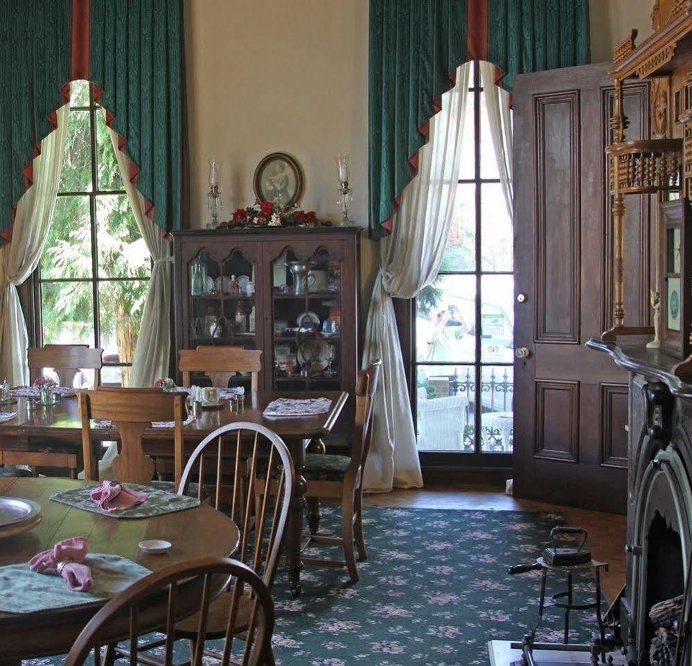 Inn At The Canal Bed & Breakfast Chesapeake City エクステリア 写真